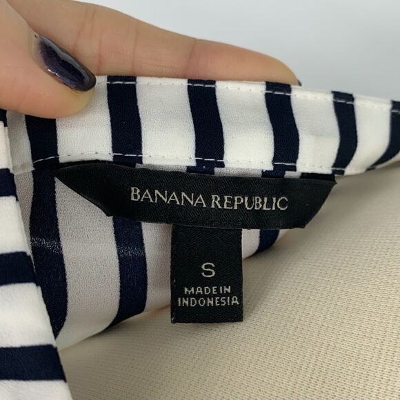 BANANA REPUBLIC Vertical Stripe Blouse - Picture 4 of 6